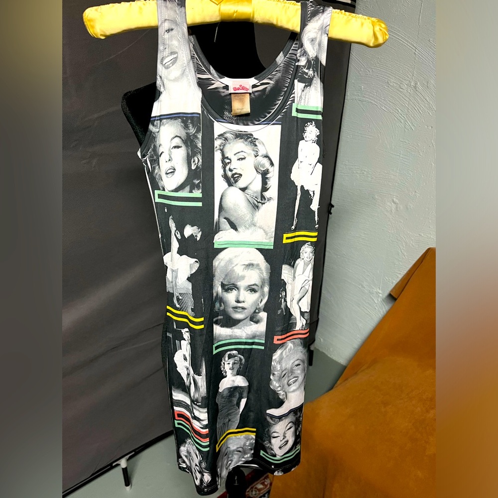 Unique Marilyn Monroe pictures mini dress. size small. Excellent condition